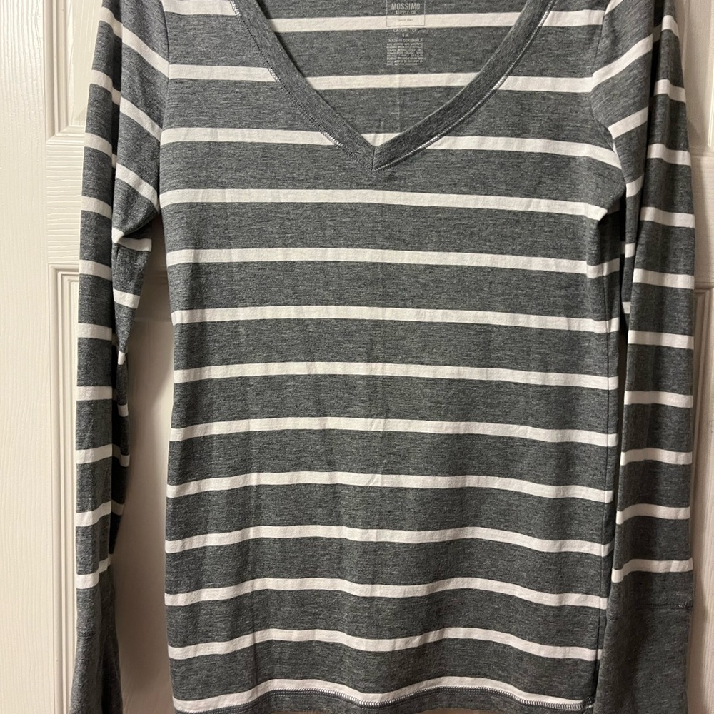 Mossimo Supply Co 
Gray and White Striped V-Neck Long Sleeve Top, Size M